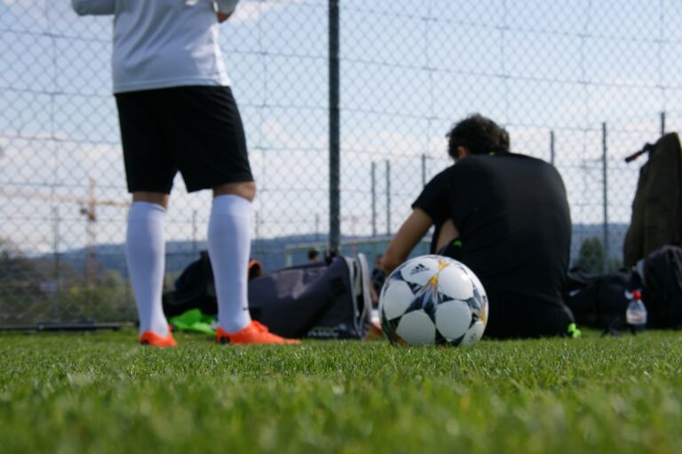 7 Performance Anxiety Tricks for Professional Footballers: From a Specialist Performance Therapist